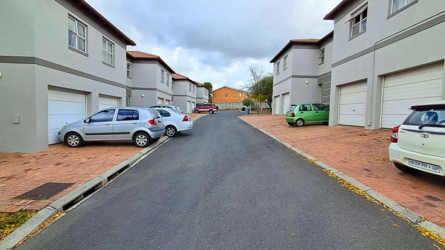 To Let 3 Bedroom Property for Rent in Brackenfell South Western Cape